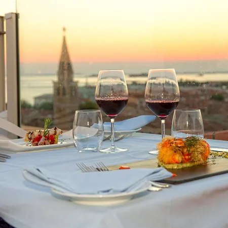 Grand Astoria Отель 4*