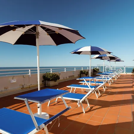 Grand Astoria 4* Градо