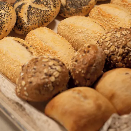 Отель Grand Astoria 4*