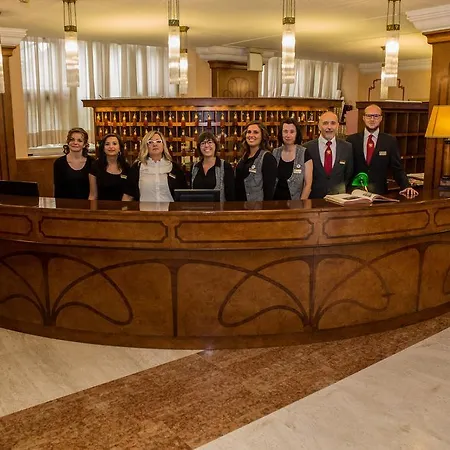 Отель Grand Astoria 4*