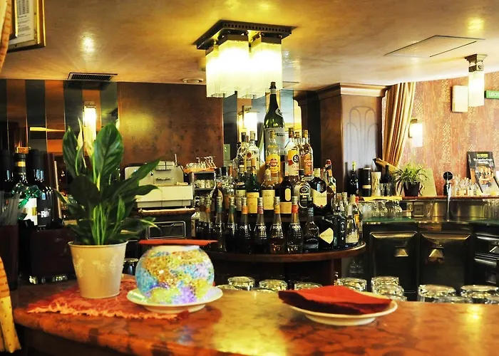 Grand Astoria Hotel 4*