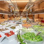 Hotel Grand Astoria 4*