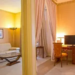 Grand Astoria Hotel