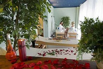 Grand Astoria Hotel 4*