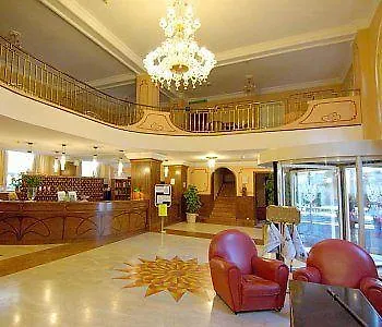 Grand Astoria 4*