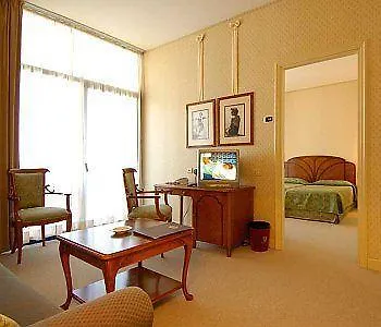 Hotel Grand Astoria 4*