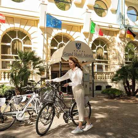 Grand Astoria Szálloda 4*