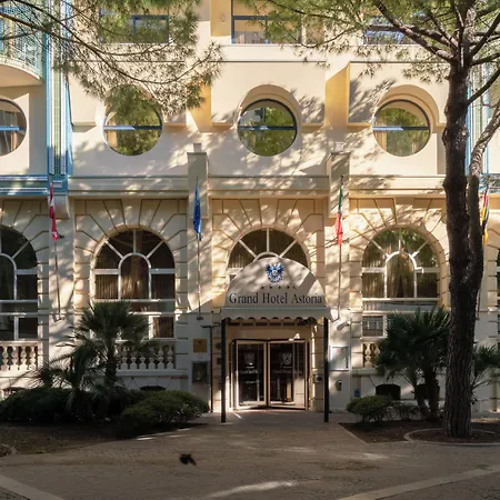 Szálloda Grand Astoria 4*