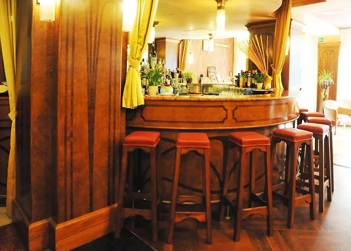 Hotel Grand Astoria 4*