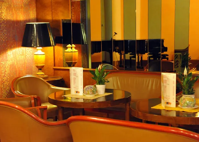 Grand Astoria Отель Градо